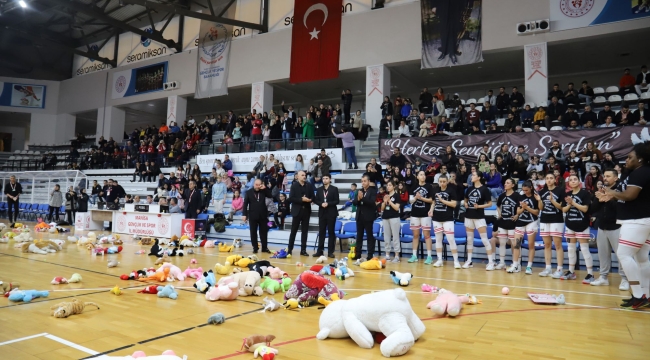 ''Çocuklar gülsün''