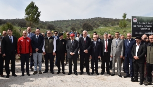 Depremde yaşamını yitirenler için fidan dikimi