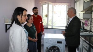 Depremzedelere çamaşır ve buzdolabı yardımı