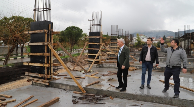Halitpaşada sanayi sitesi, Sarıçam'da şadırvan yapımı sürüyor