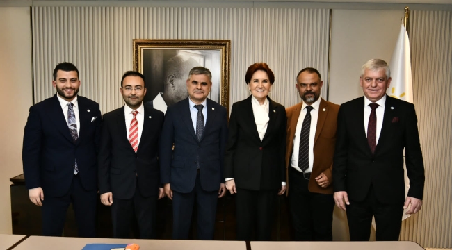İş insanları İyi partiye katıldı
