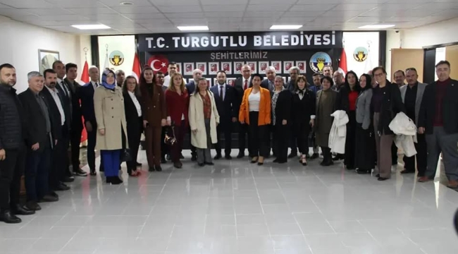 İyi partililer başkan Akını ziyaret etti