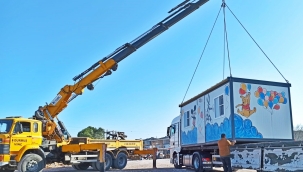 Kadınların aldığı oyun konteyneri deprem bölgesinde