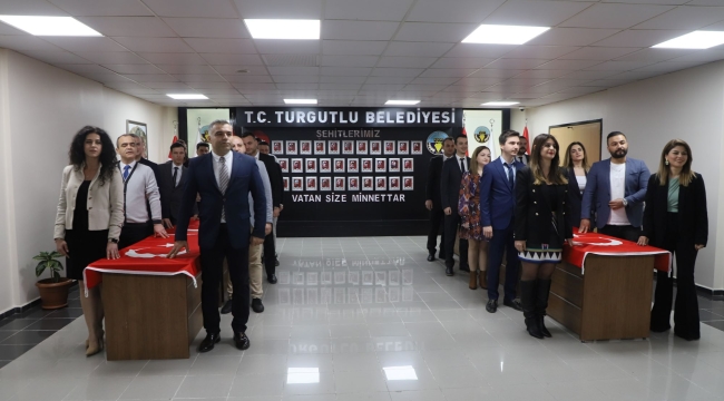 Memur kadrosuna geçen 24 personel bayrak üzerine yemin etti