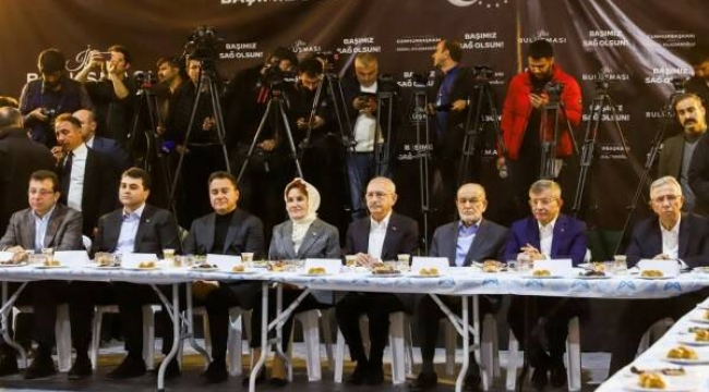 Liderler iftara katıldı