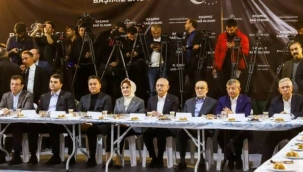 Liderler iftara katıldı