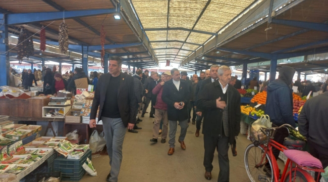 Millet ittifakı Akhisar ilçe başkanları pazar esnafını ziyaret etti