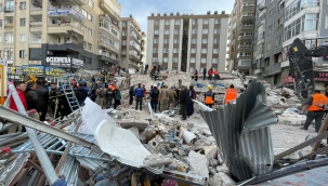 Ş.Urfa'da 6 katlı bir bina çöktü