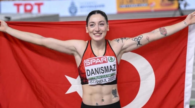 Şampiyon madalyasını depremzedelere armağan etti