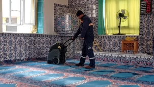 Saruhanlı'da camilerde ramazan temizliği