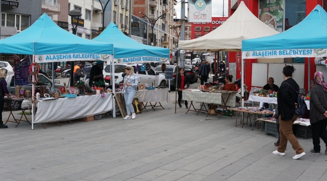 Üretici kadınlar pazarına büyük ilgi