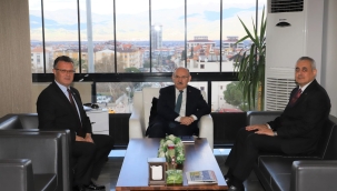 Vali ve kaymakam başkan Öküzcüoğlunu ziyaret etti