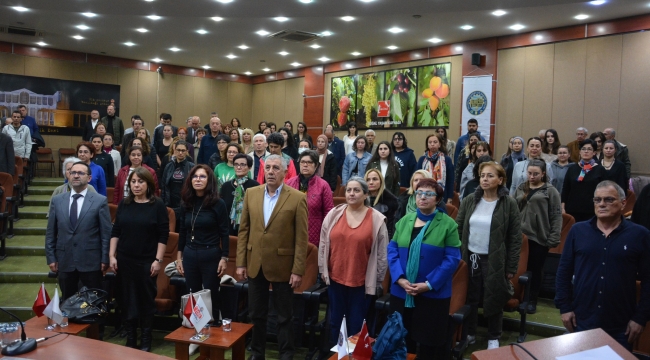 Yazar Uzuner 'dünyanın yerinde durması kadınlar sayesindedir'