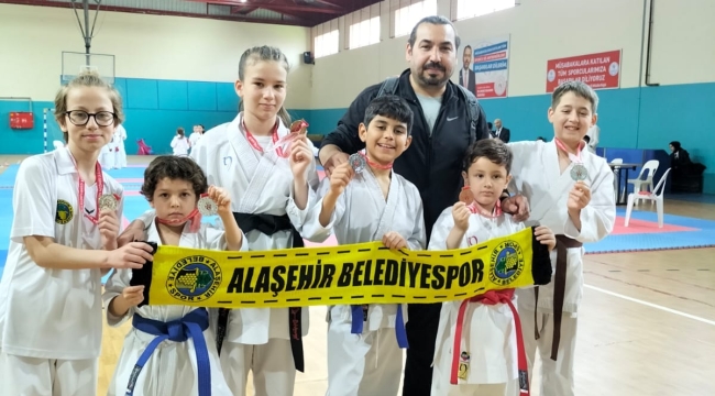Alaşehir belediyespor 17 madalya kazandı