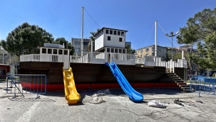 Atatürk parkına Bandırma vapuru