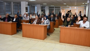 Aydın,"siyasetçi girer siyaset giremez"