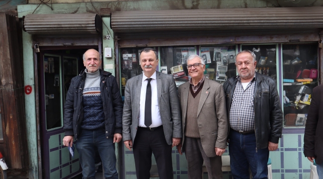 Balaban,Kula'da esnaf ziyaretinde