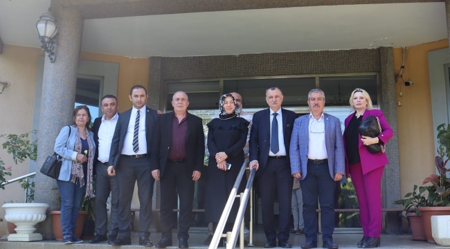 Balaban ve Onultmak Salihli'de STK'ları ziyaret etti
