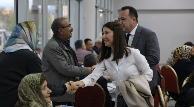 Başkan Dutlulu ve eşi şehit ve gazi yakınlarıyla tektek ilğilendi