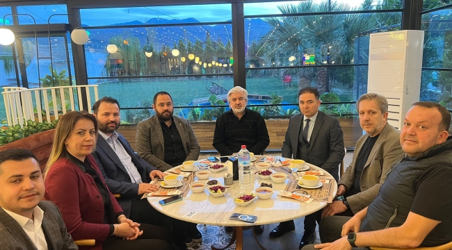 Başkan Hızlı Alaşehir'de partilileri ziyaret etti