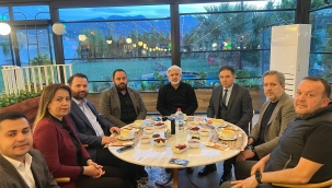 Başkan Hızlı Alaşehir'de partilileri ziyaret etti