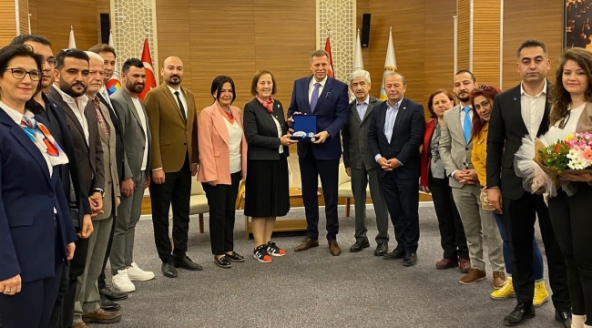 CHP adayı Kavaf borsa'da