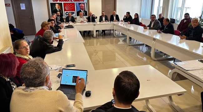 CHP'de milletvekillerinin de katıldığı seçim toplantısı