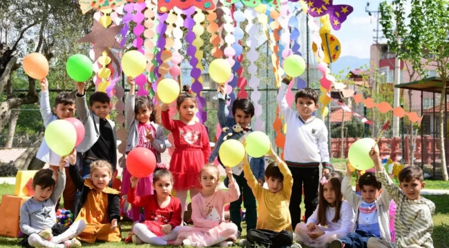 Çocuk oyun atölyesinde bayram kutlaması