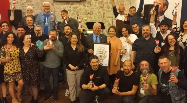 Dünyaca ünlü çizerler İzmir'liler için cizdi