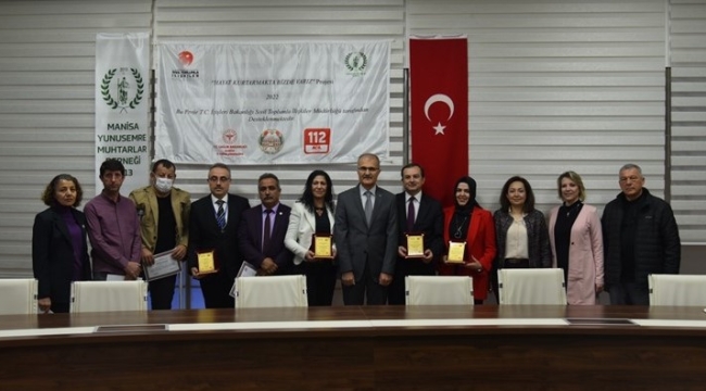 İlkyardım kurslarını başarıyla tamamlayam muhtarlar sertifikalarını aldı