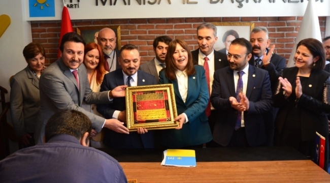 İyi partili Sonat Manisa'da