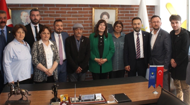 İyi partililer bayramlaştı