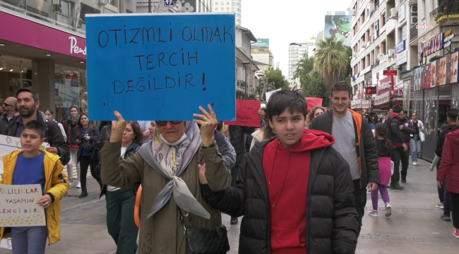 İzmir'de otizm farkındalık yürüyüşü