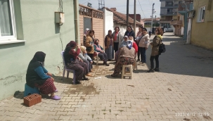 Kapıkapı mahalle mahalle dolaşarak oy istediler