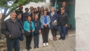 Kılıçdaroğlu'nun selamını kapı kapı gezerek ileten kadın kollarına destek