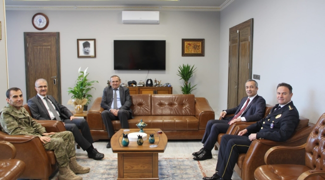 Müdür Gezer'e kutlama ziyareti