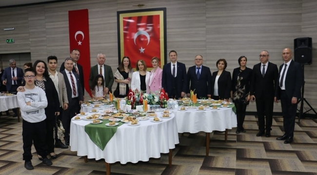 Müdür Gezer pesonelin bayramını kutladı