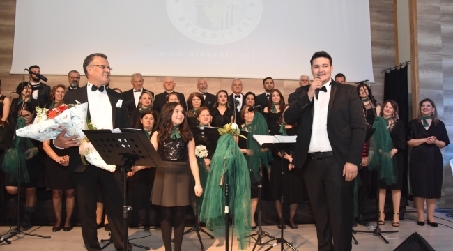 Muhteşem konserde Alaşehir'liler müziğe doydu