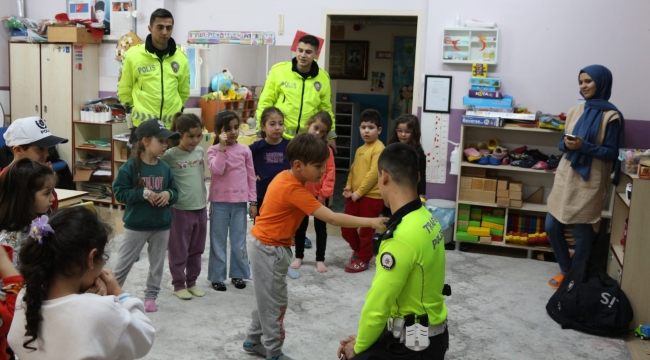 Öğrencileden kutlama ziyareti