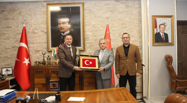 Uşak vali vekili Bağcı,müdür Gezer'i ziyaret etti