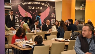 Vali Karadeniz depremzedelerle iftar yaptı