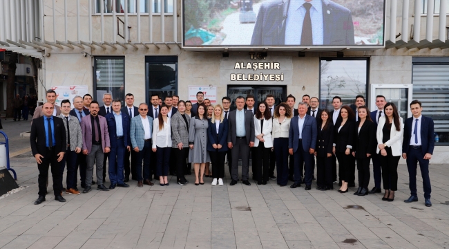 Yemin ettiler memur oldular