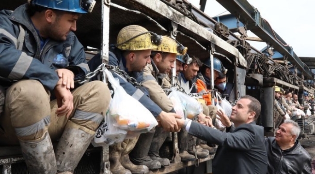 Akın Soma'da madencilerle buluştu