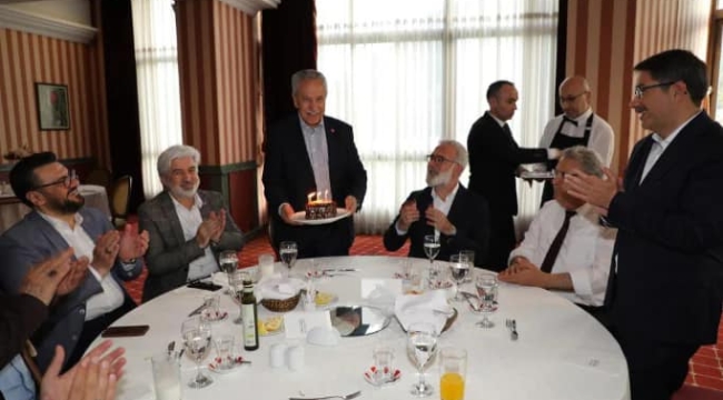 AKP istişare toplantısına Arınç'ta katıldı