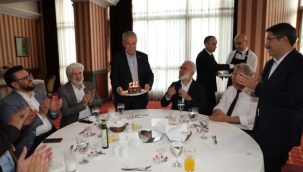 AKP istişare toplantısına Arınç'ta katıldı