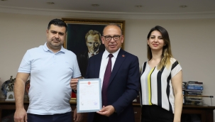 Belediye pazar yerinin tapusunu aldı