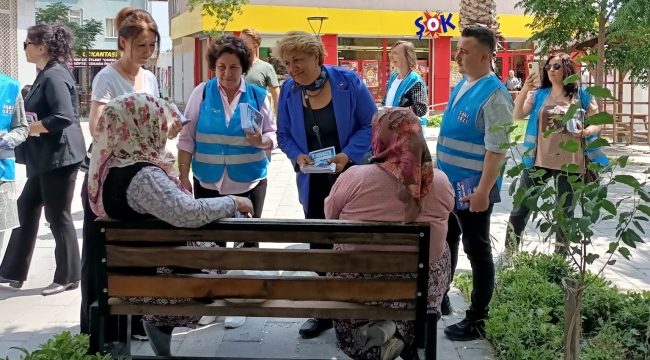 CHP'li kadınlar Saruhanlı'da çalmadık kapı bırakmadı