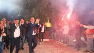 CHP'lilerin Turgutlu'da iktidar yürüyüşüne binler katıldı