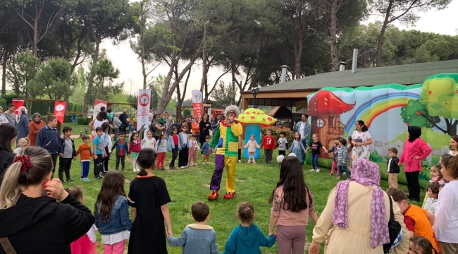 Çoçuklar'çoçuk şenliğnde'gönüllerince eğlendi
