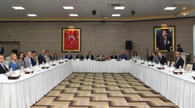 Emekli olan Eser veda yemeği